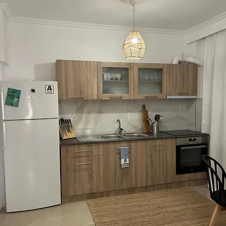 Beachfront Let Apartman Peraía